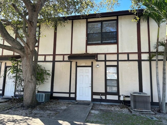 Building Photo - 5145 Breckenridge Pl Unit 35 Rental