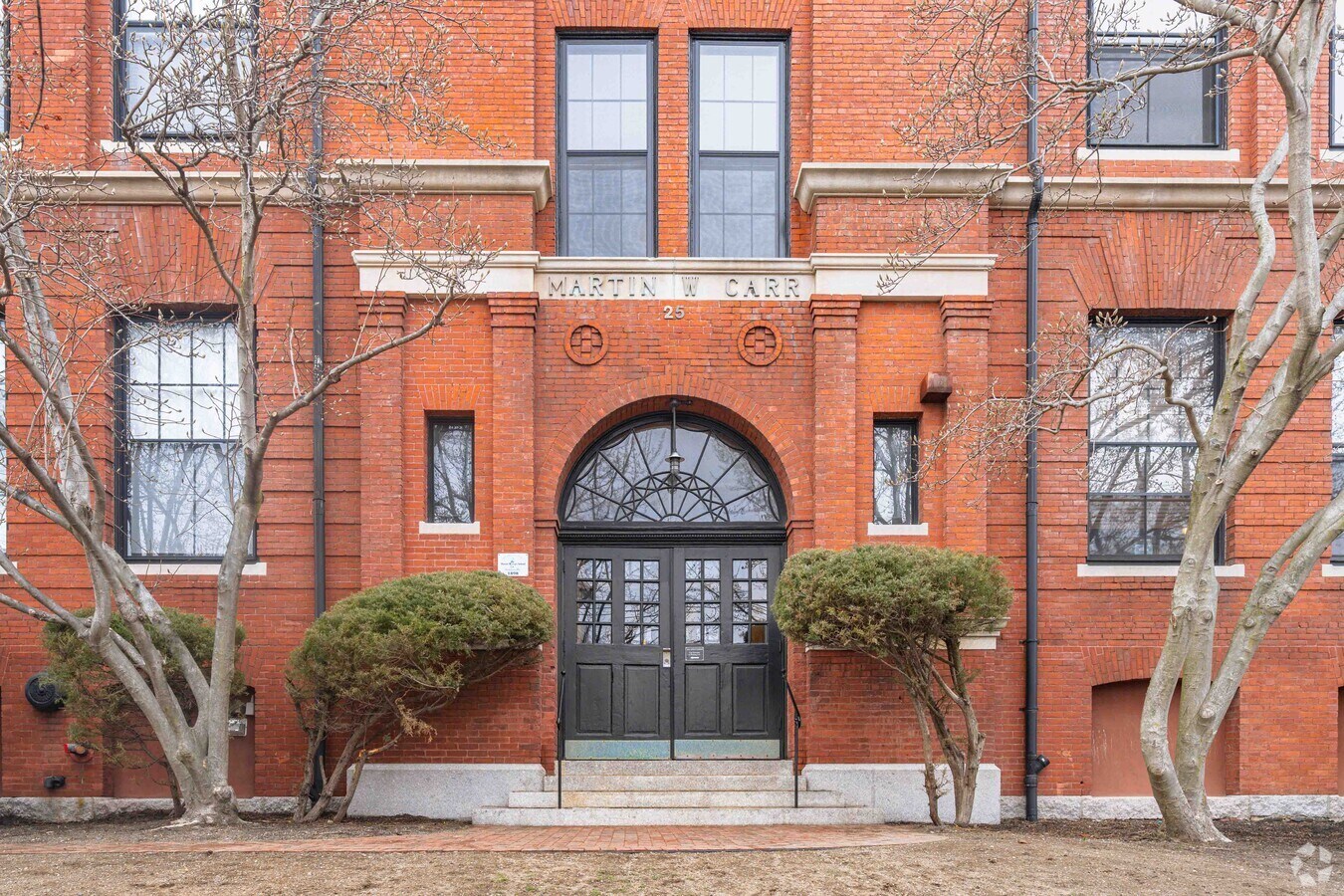 Entrada del edificio - Carr Schoolhouse Condominiums