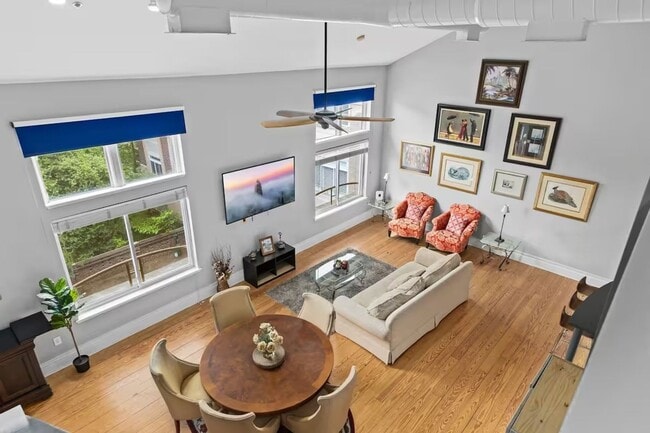 Photo - 404 N Laurel Ave