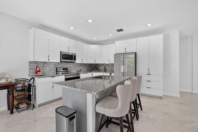 Photo - 5040 Heron Pl