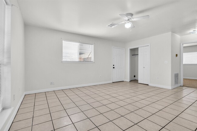 Photo - 809 Brooks St