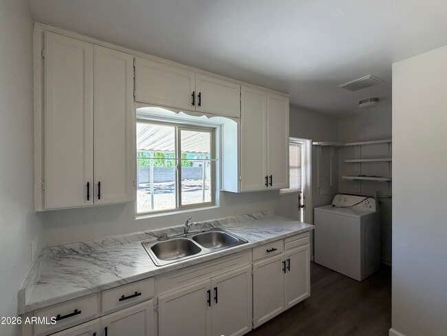 Photo - 2221 E Osborn Rd