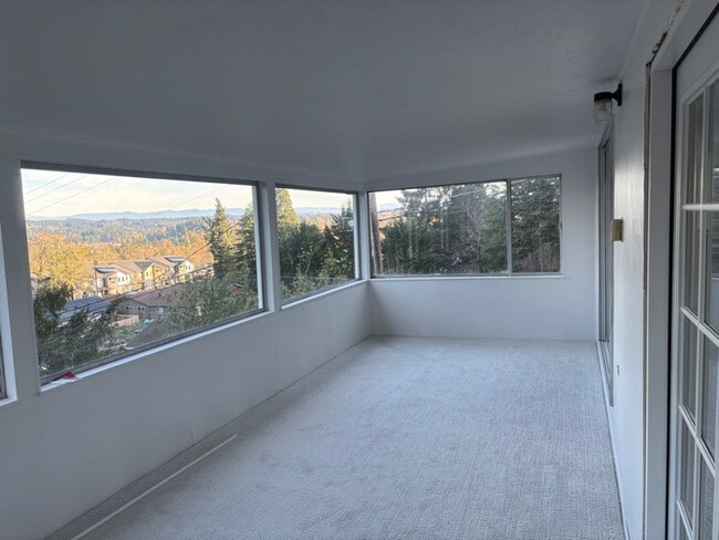 Photo - 2145 Webb St