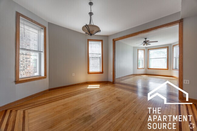 Building Photo - 3110 W Fullerton Ave Unit 3 Rental