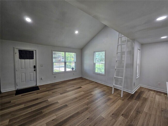 Photo - 2107 Pinehurst Dr