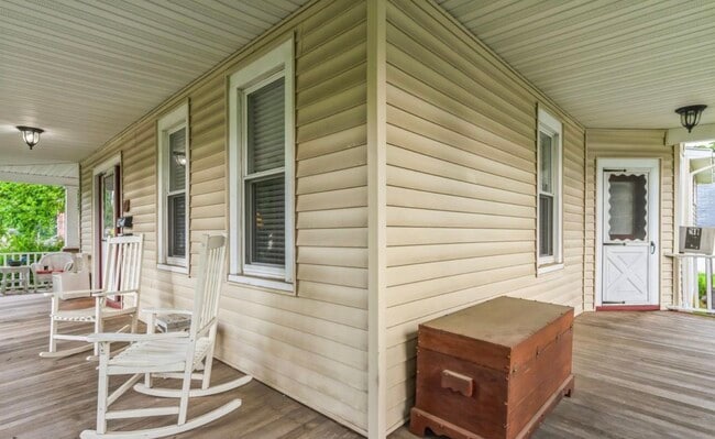 117 Station Ave Unit B