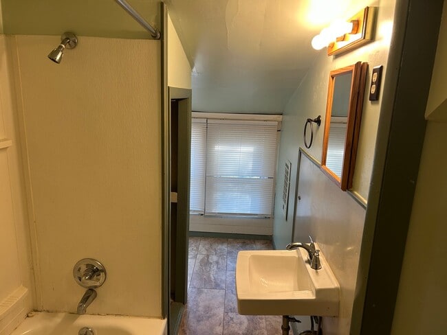 Photo - 215 Bibro up stairs Unit C