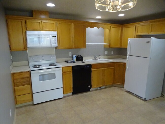 Photo - 7415 NE 64th Cir