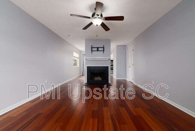 Photo - 12 Hayfield Ln