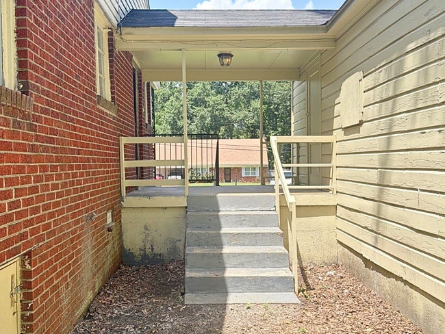 Photo - 799 Rosebanks Rd