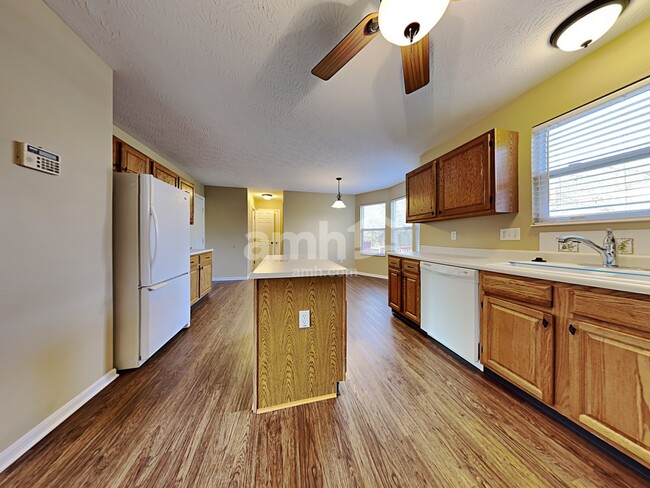 Photo - 935 Stone Ridge Ln