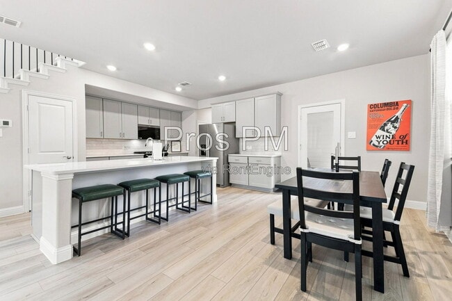 2625 Amistad Ln
