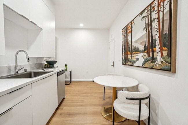 8733 Reading Ave - The Stride
