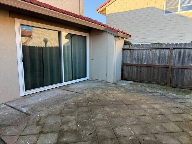 Photo - 79 Avram Ave