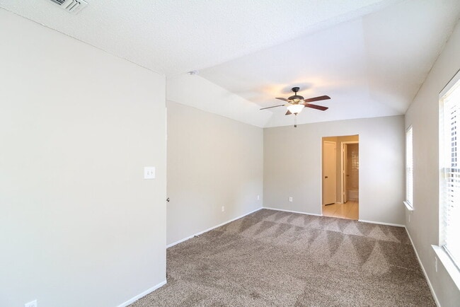 Photo - 2534 Bentley Dr