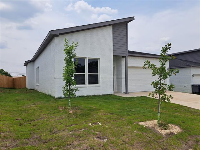 3243 Noor St