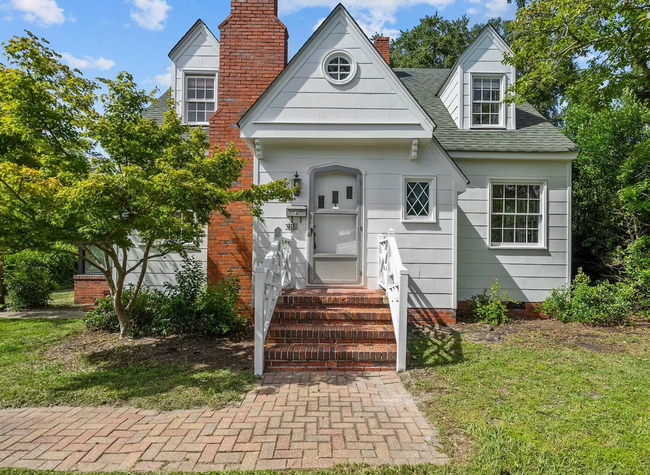 Charming 3-Bed Home with Modern Updates & ... - Charming 3-Bed Home with Modern Updates & ...