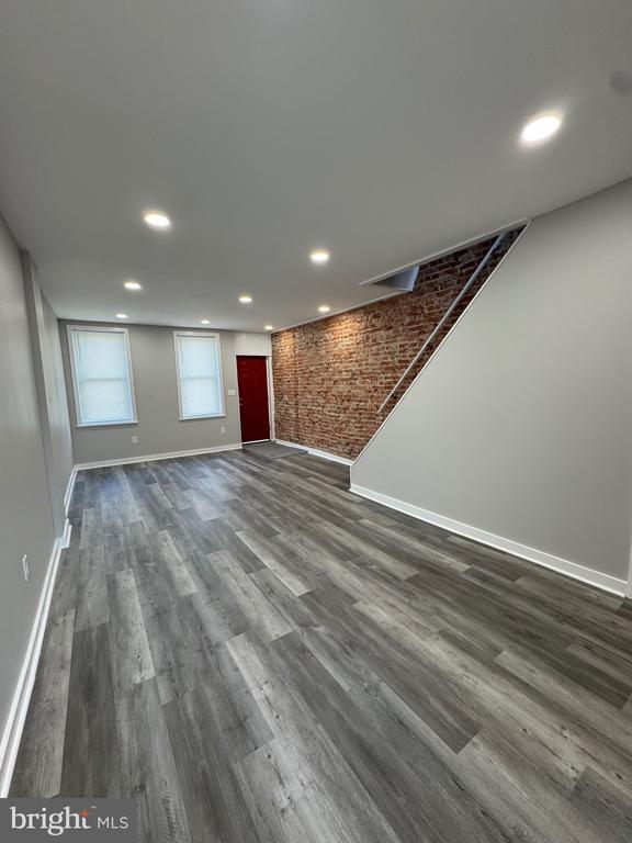 Photo - 2718 E Madison St