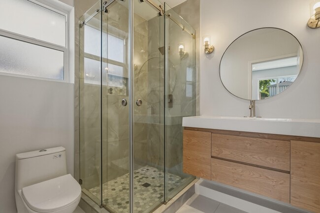 Photo - 19833 Blythe St