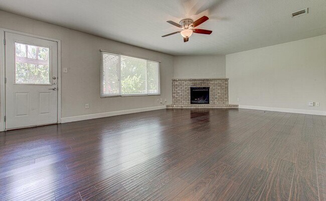 Photo - 1711 Cricket Hollow Dr