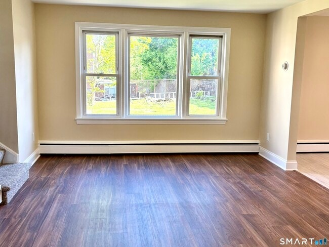 Photo - 6 Hillside Pl