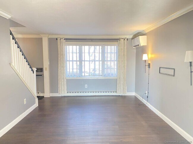 Photo - 10 Fleetwood Dr