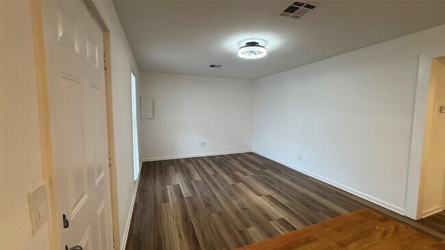 Photo - 105 Clear Lake Rd Unidad A