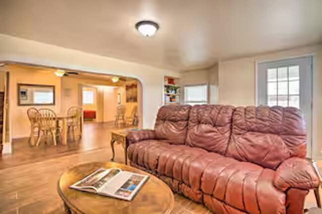 Photo - 5 Bed 3 Bath House! For Rent!!!