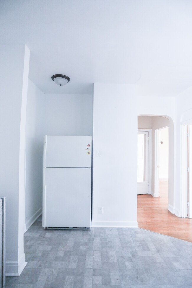 Photo - 3950 W Roscoe St Unit #3C