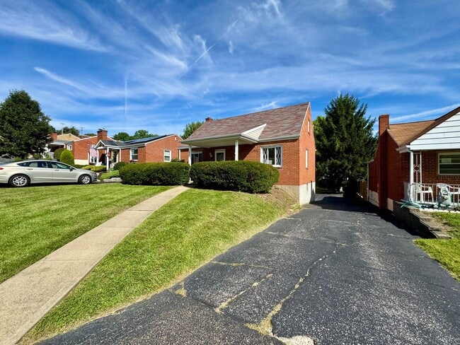 1076 Thornwood Dr