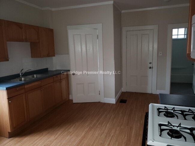 Photo - 16 Webster Ave Unit 3