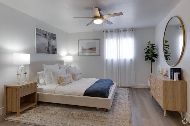 2BR, 2BA - 912SF - Primary Bedroom