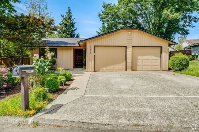 Building Photo - Beautiful 3 Bed, 2 Bath Rental Home in Sun...