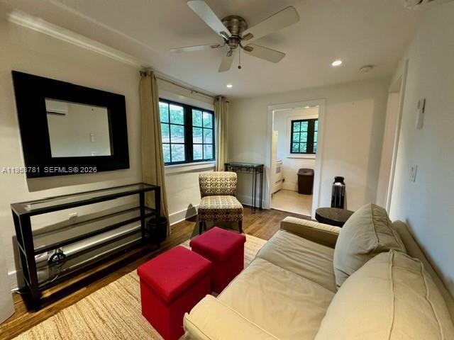 Photo - 1015 Genoa St Unit 2