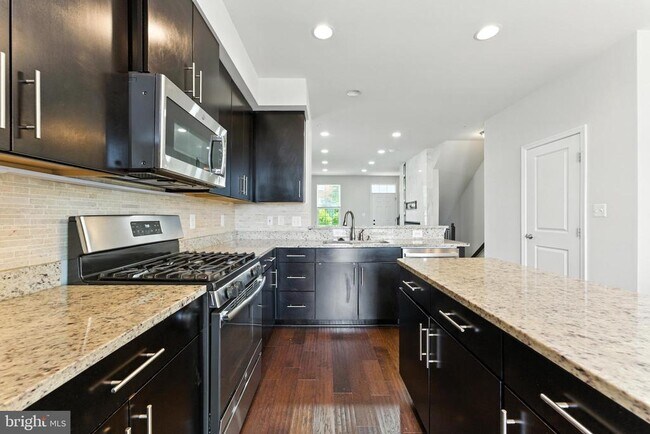 Photo - 1111 Trenton Pl SE