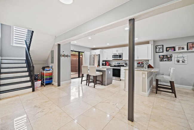 Photo - 6187 Laurel Ln