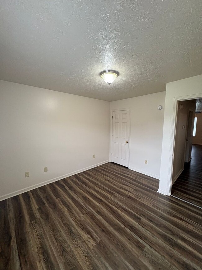 Photo - Space & Convenience! 2 Bedroom Duplex