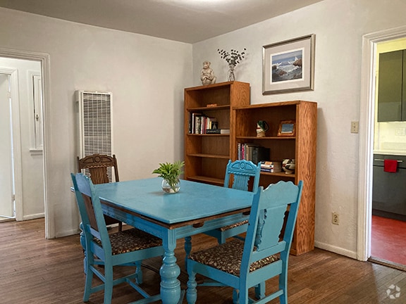 Building Photo - 832 Manzanita Ave Rental