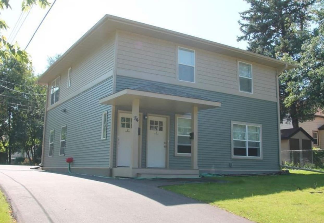 Photo - 84 Curtice St E