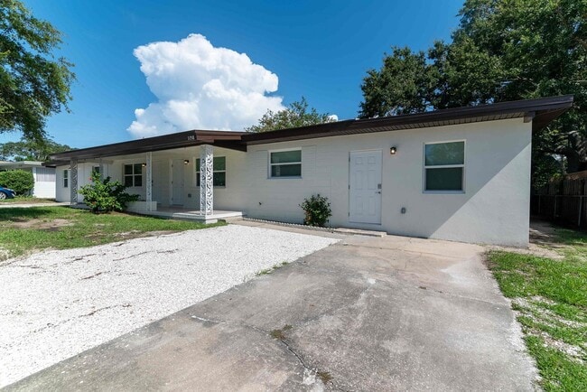 Building Photo - 1156 Angle Rd Unit 1158 B