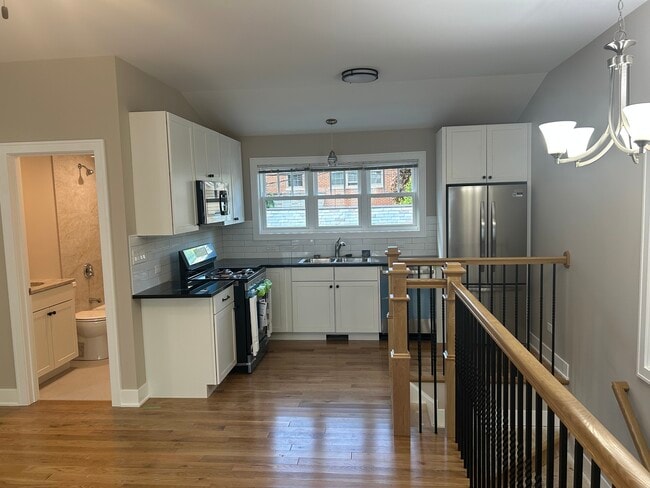 Kitchen with new appliances - 2128 W Leland Ave Unit 3