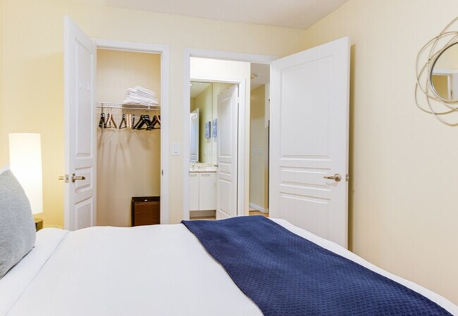 Photo - 192 Adelaide St W Unit SI ID1034884P