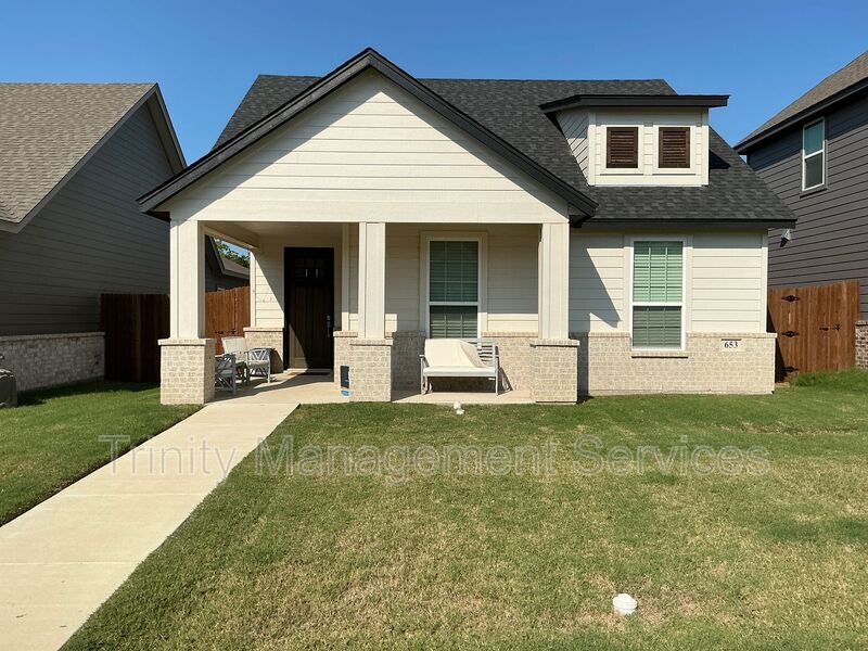 653 The Cottages Dr House House Rental in Godley, TX