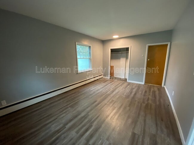 Photo - 513 Village St