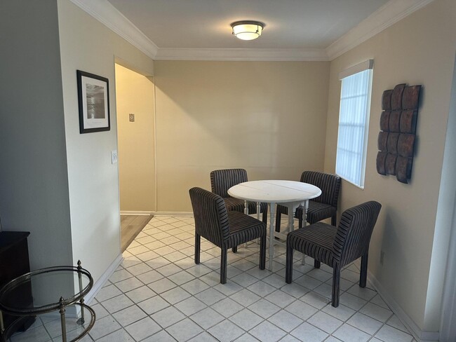 Photo - 154 Windsor G