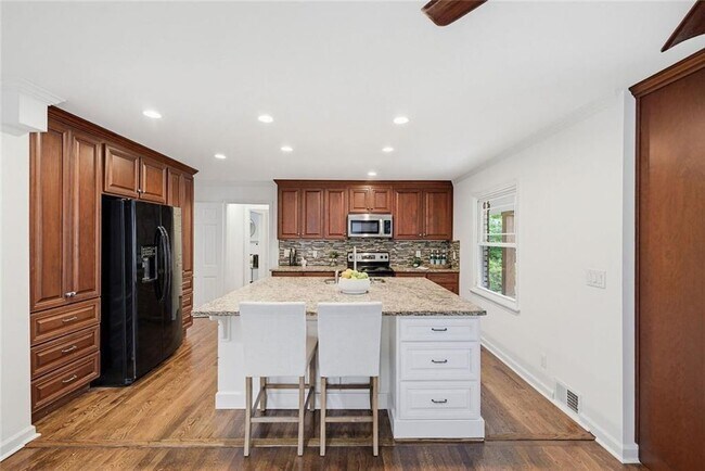 445 Forest Hills Dr