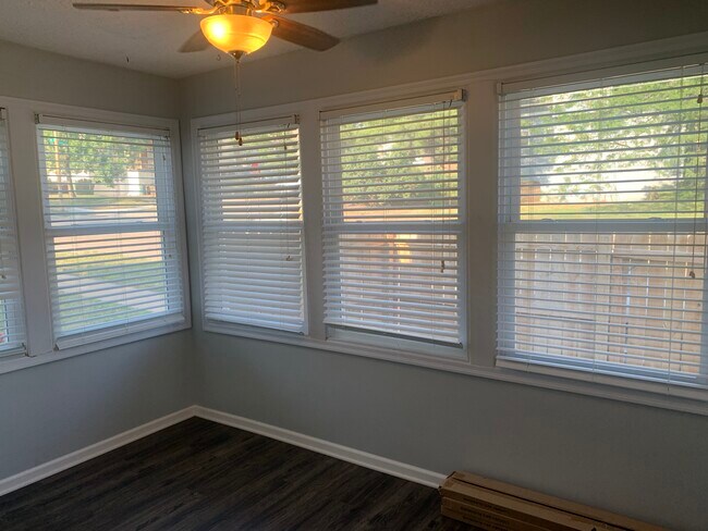 Photo - 6901 Binney St