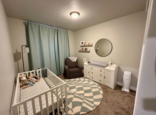 Photo - 161 580 N