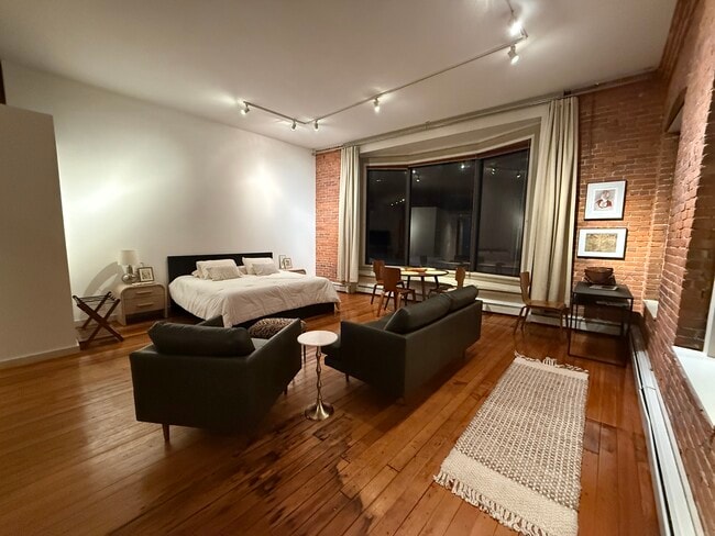 Building Photo - 93 Eddy St Unit 2