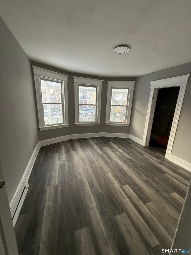 Building Photo - 500 Carroll Ave Unit 1